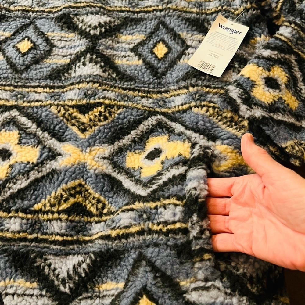 Wrangler Geometric Knit Sweater - Blues and Cream Size Large NWT - Picture 6 of 12